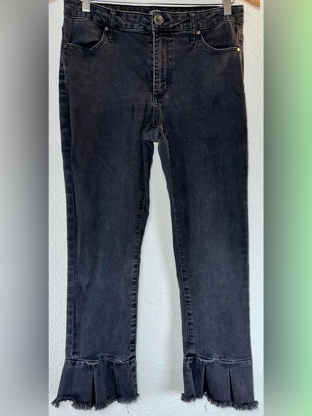 Design Lab Lord & Taylor Black Slim Frayed Pleat Hem
